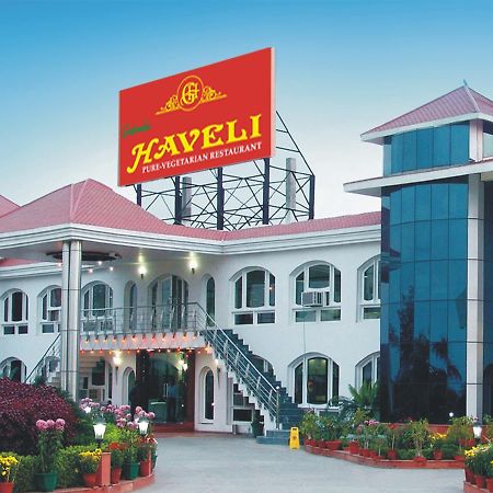 Gajraula Haveli Resort Eksteriør billede