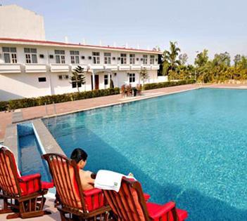 Gajraula Haveli Resort Eksteriør billede